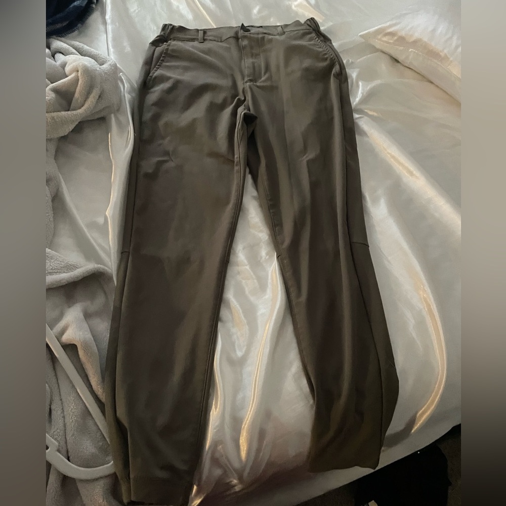 Cuts AO Jogger Size: Small